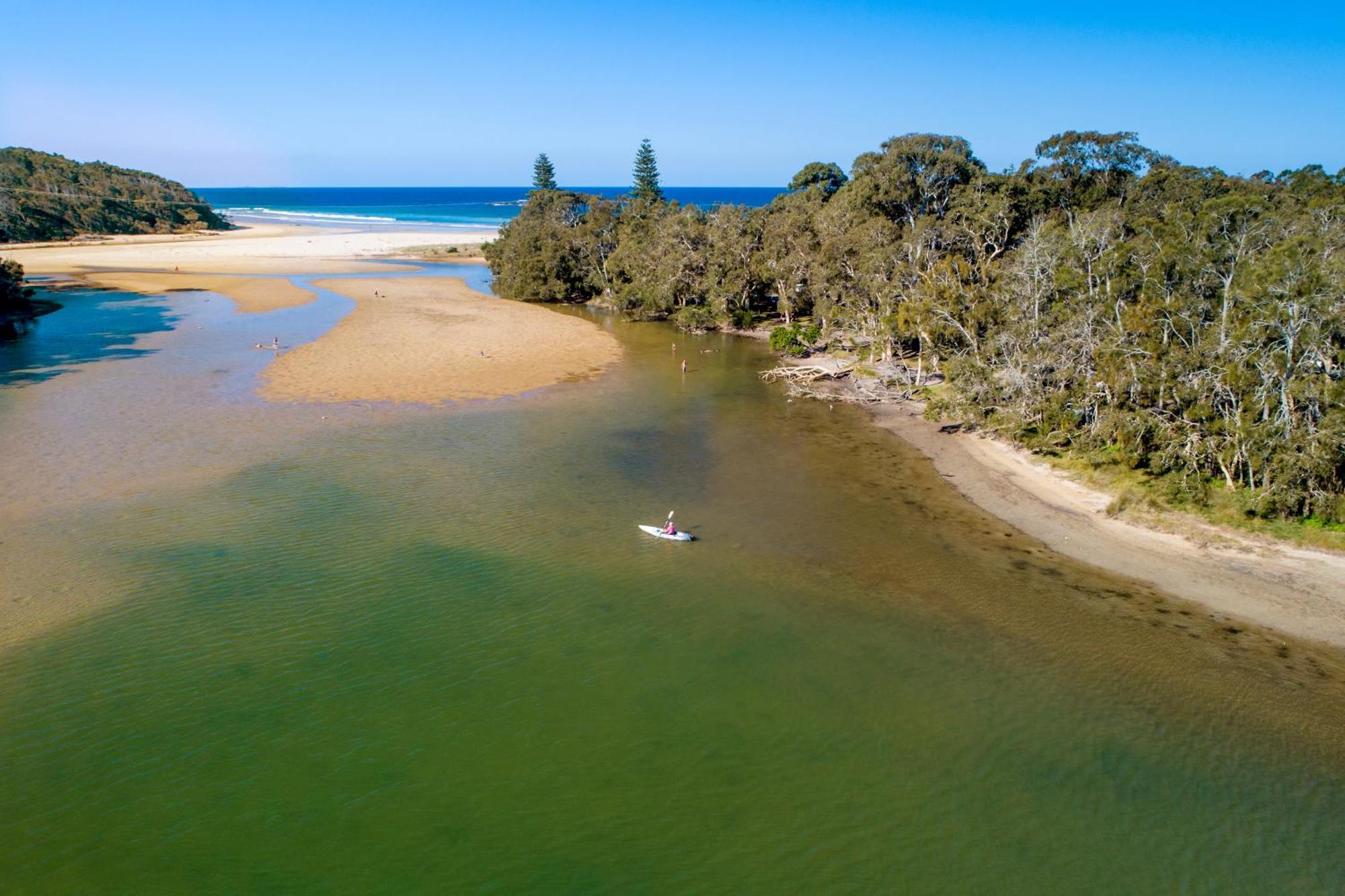 Woolgoolga Lakeside Holiday Park Hotel ภายนอก รูปภาพ